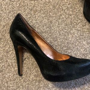 4” Black textured BCBG heels